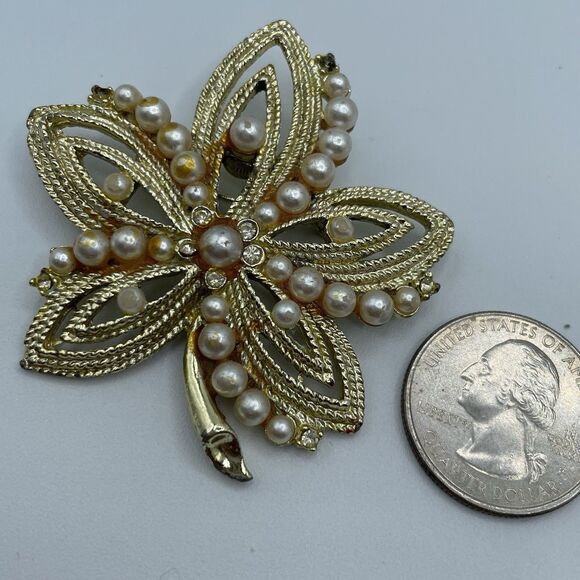 Vintage Gold Tone Faux Pear Rhinestone Flower Brooch Pin Statement Classic - Picture 5 of 5